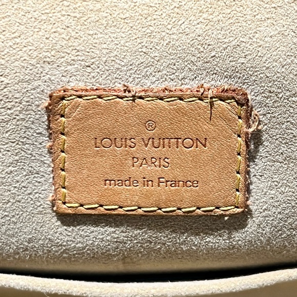 Authentic Louis Vuitton Monogram Manhattan PM Bag - Picture 10 of 16